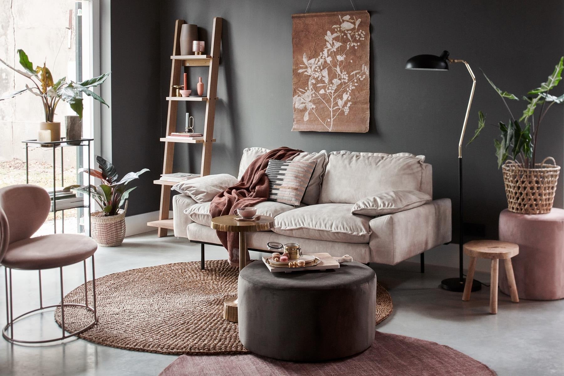 Shop de look: landelijke woonkamer in nudetinten