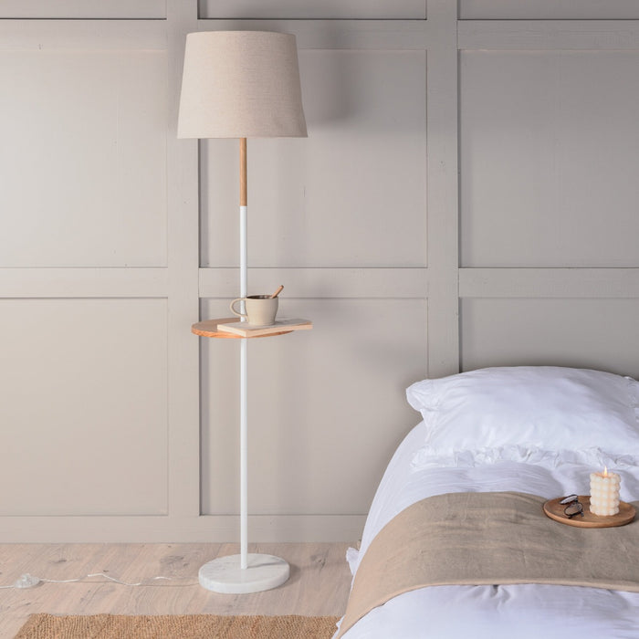 Fjôrd - Vloerlamp Wit Linnen - Marmer|Hout - Hattman