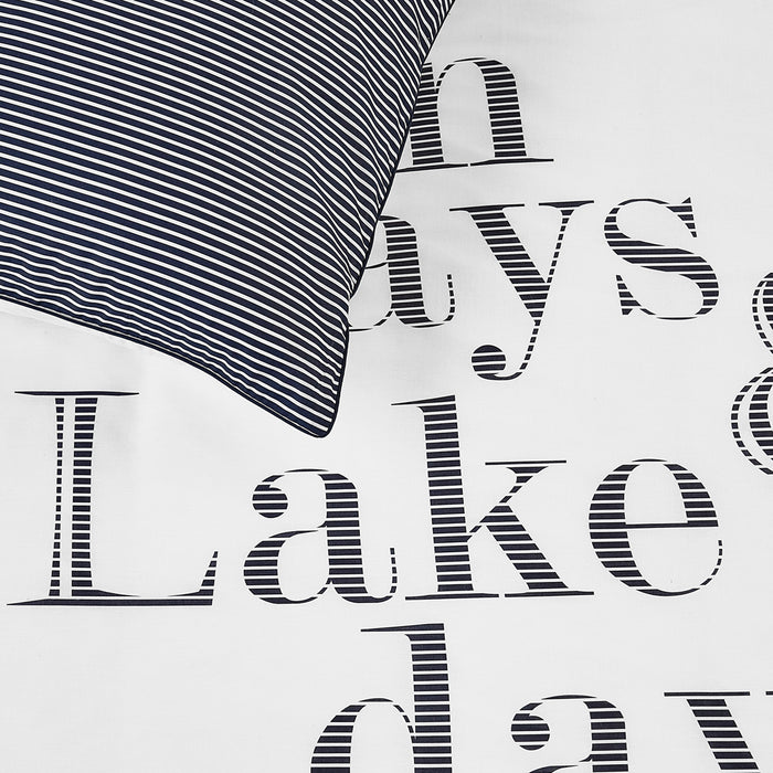 Riviera Maison - RM Lake Days navy 60x70 - Donkerblauw