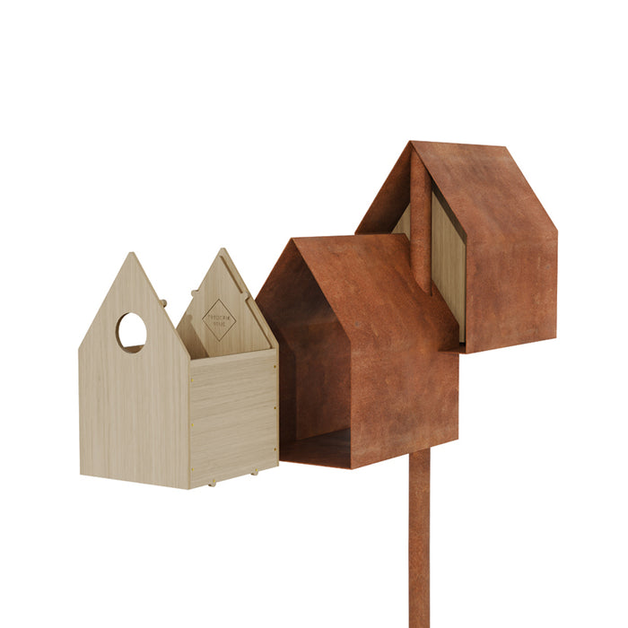 Noaste Noaber standing