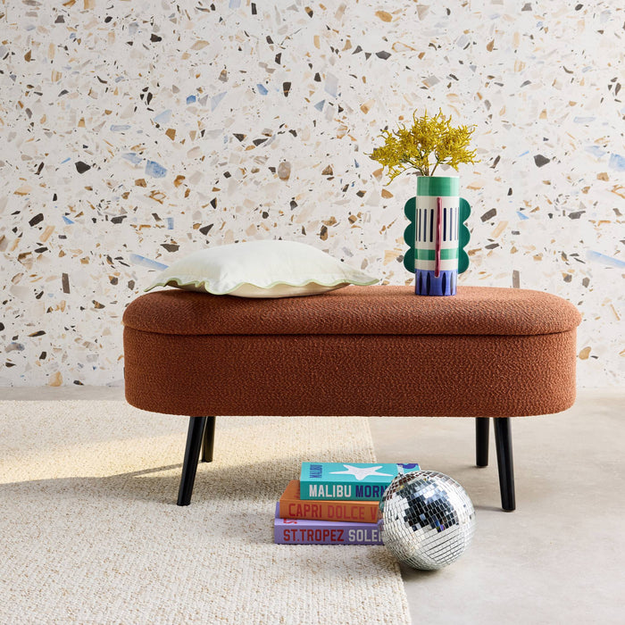 sweeek - Bank, bedeinde boucléstof, poten van zwart heveahout