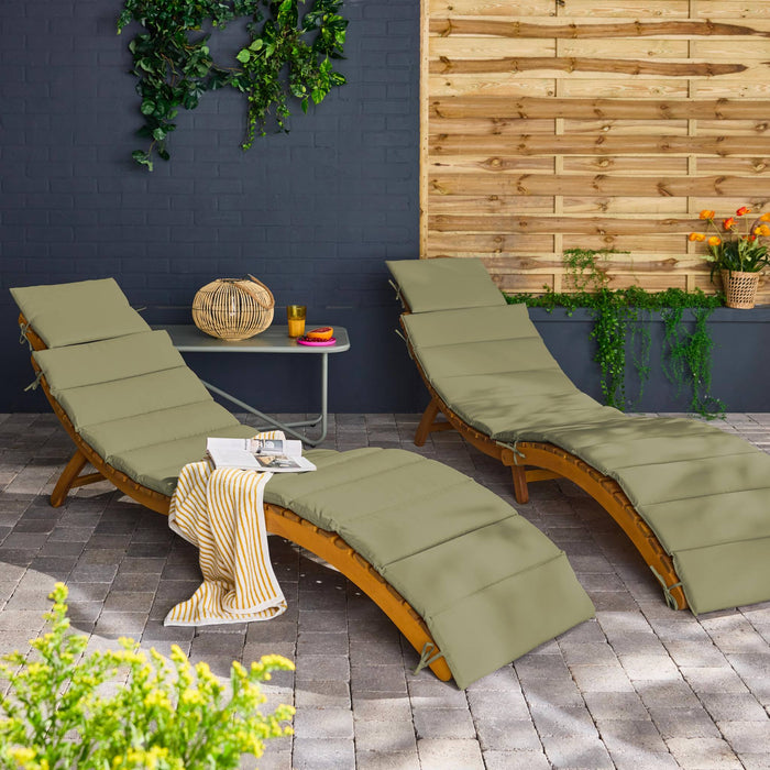 sweeek - Set van 2 acaciahouten ligstoelen