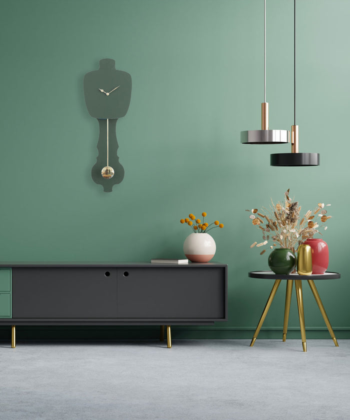 KLOQ Wandklok met slinger in Mist Groen & Glimmend Goud (SE) - maat L