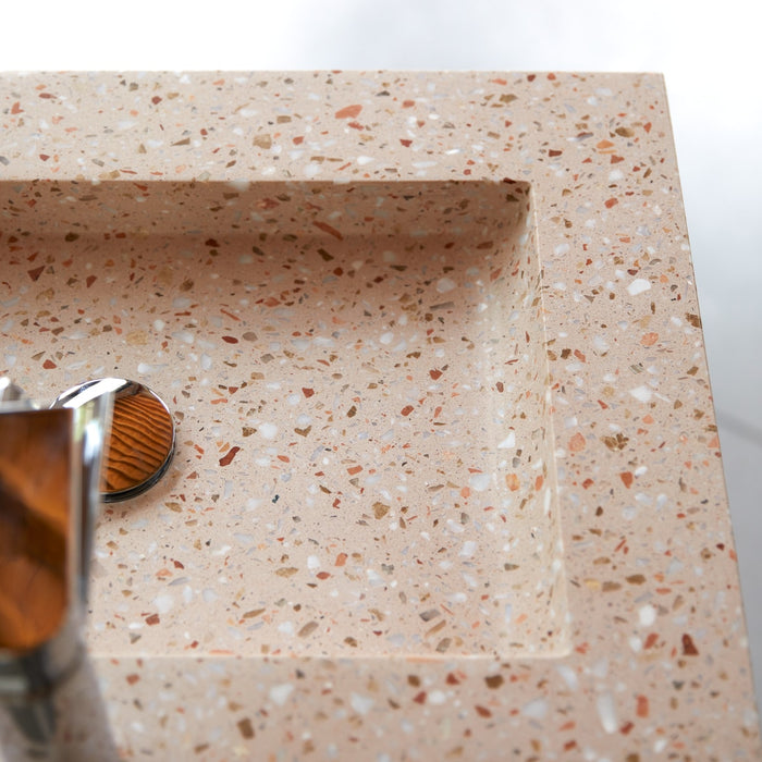 Tikamoon - Badkamermeubel van massief walnoothout en terrazzo Pink 120