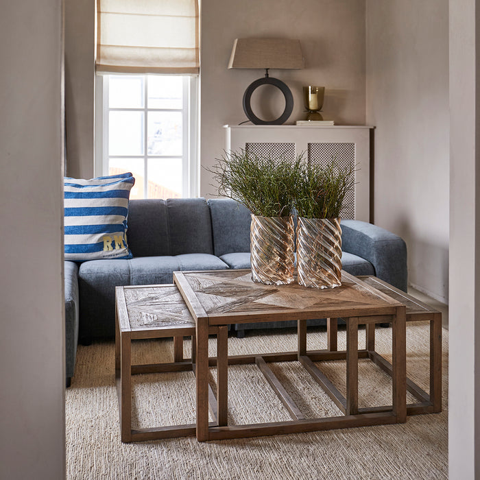 Rivièra Maison - Handgemaakte Salontafelset in Gerecycled Eikenhout met Herringbone Patroon van 80x75 cm