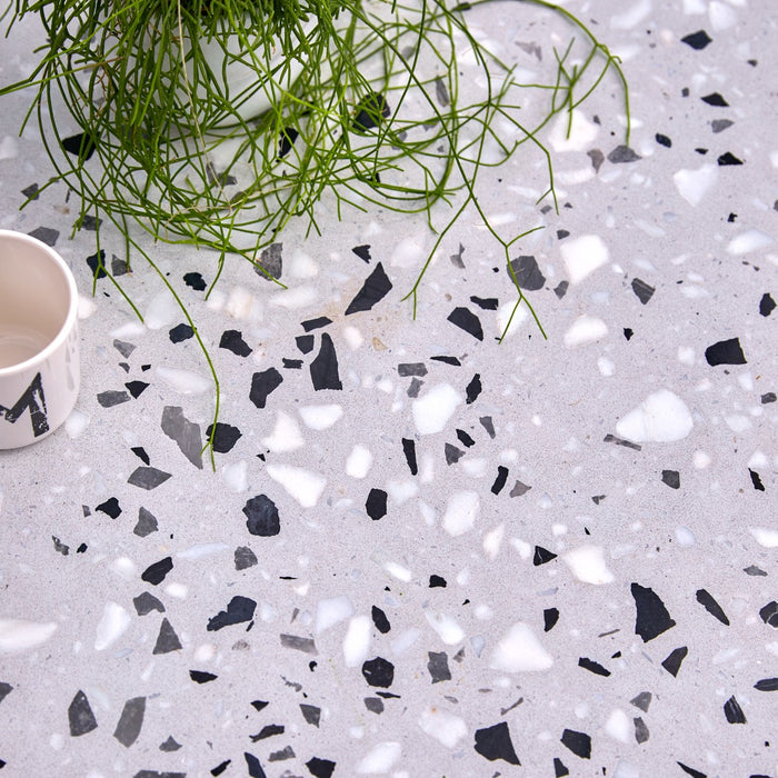 Tikamoon - Rechthoekige tuintafel van terrazzo en grijs metaal 4|6 p.