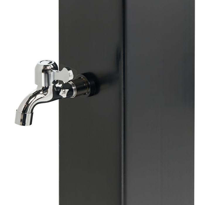 Beliani - YARACUY - Buitendouche op zonne-energie - Zwart - PVC