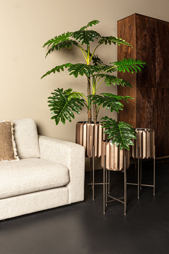 PTMD Eleyza Copper round iron pot on metal base L