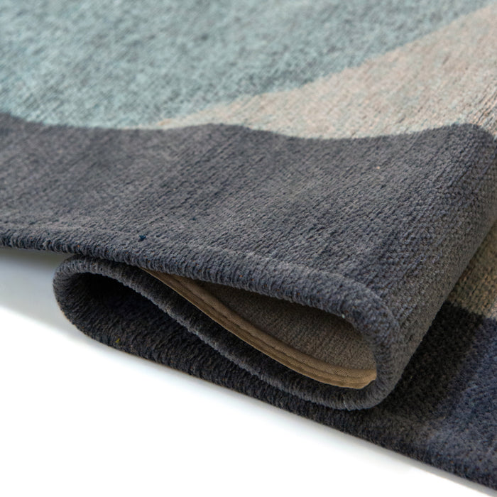 330108-x03-202506120236-C.jpg (10355343)