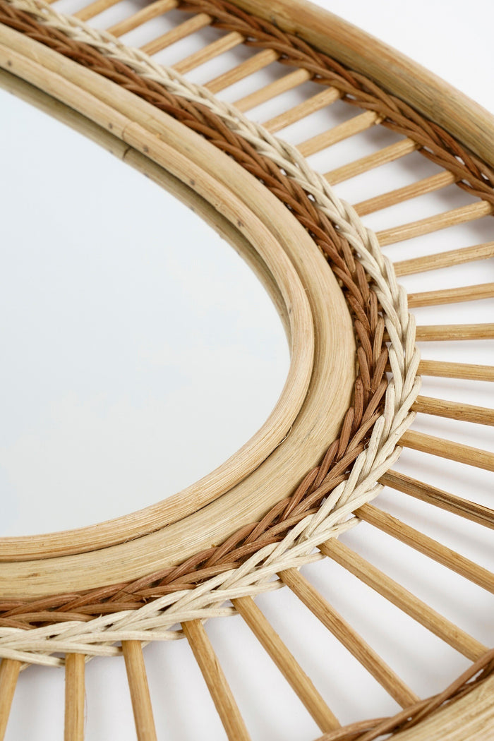 Mica Decorations Wandspiegel - L59 x B40 x H3 cm - Rotan - Lichtbruin