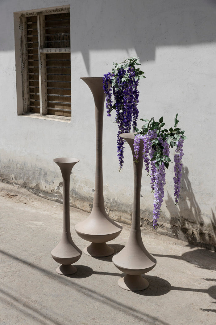 PTMD Tanveet Cream Casted Alu Shaped Pot Clay Texture L