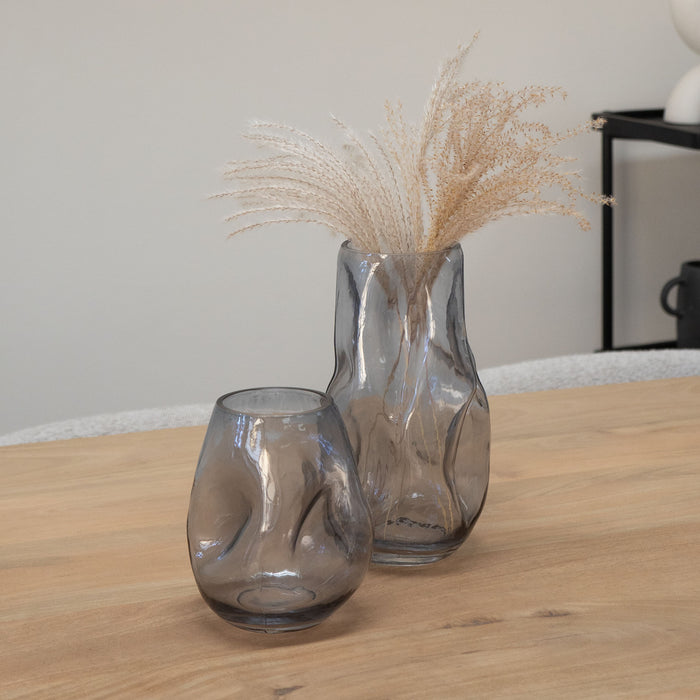 QUVIO Vaas ingedeukt – Maat L – Glas – Grijs