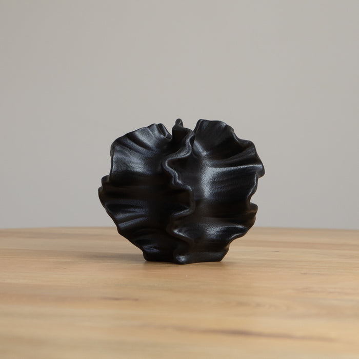 QUVIO Zwarte vaas - Decoratief object - Keramiek - Coral - Zwart