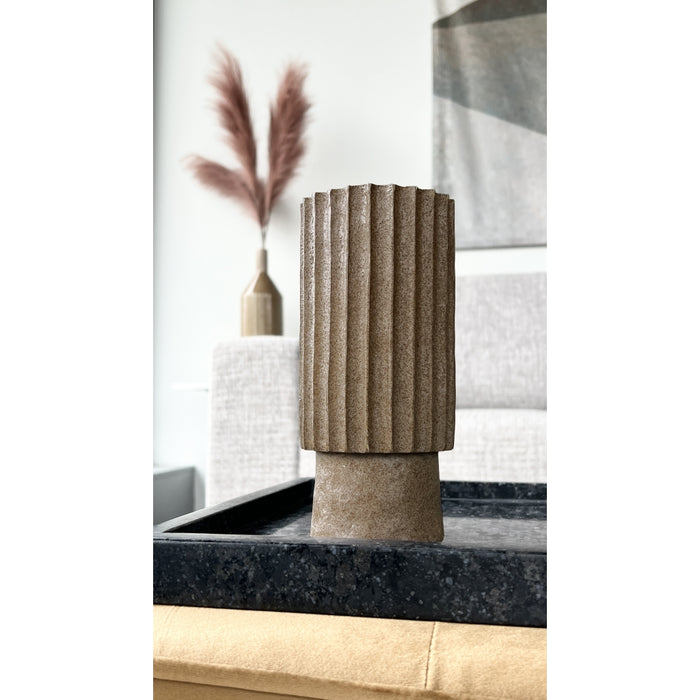 HD Collection Vaas Pip - Polystone - 9x19x9cm (BxHxD)