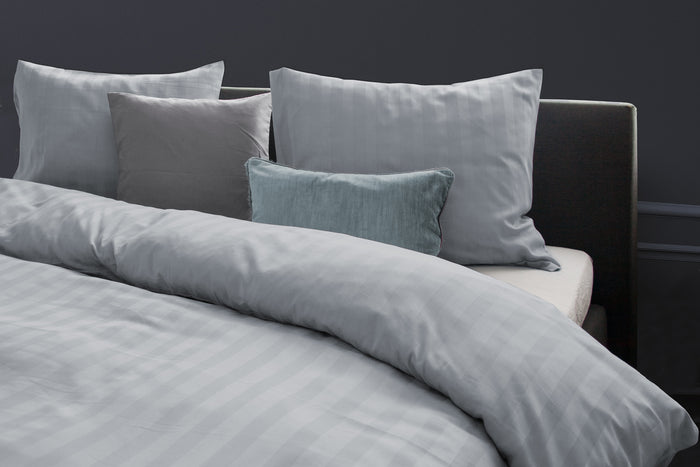 Eleganzzz Dekbedovertrek Hotel Kwaliteit Satijn Streep licht grijs