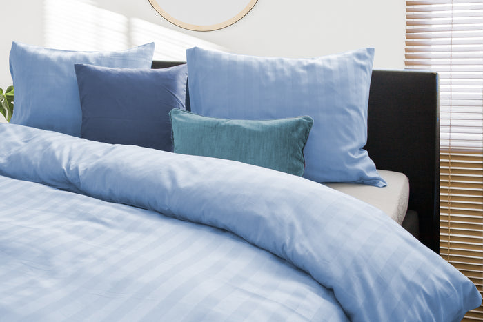 Eleganzzz Dekbedovertrek Hotel Kwaliteit Satijn Streep baby blauw