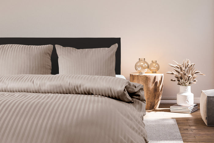 Eleganzzz Dekbedovertrek Hotel Kwaliteit Satijn Streep zand