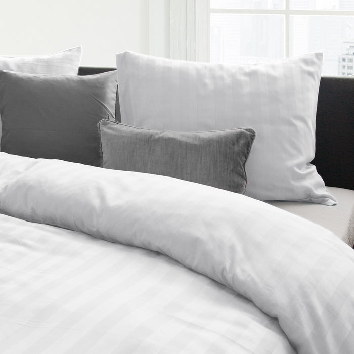 Eleganzzz Dekbedovertrek Hotel Kwaliteit Satijn Streep wit