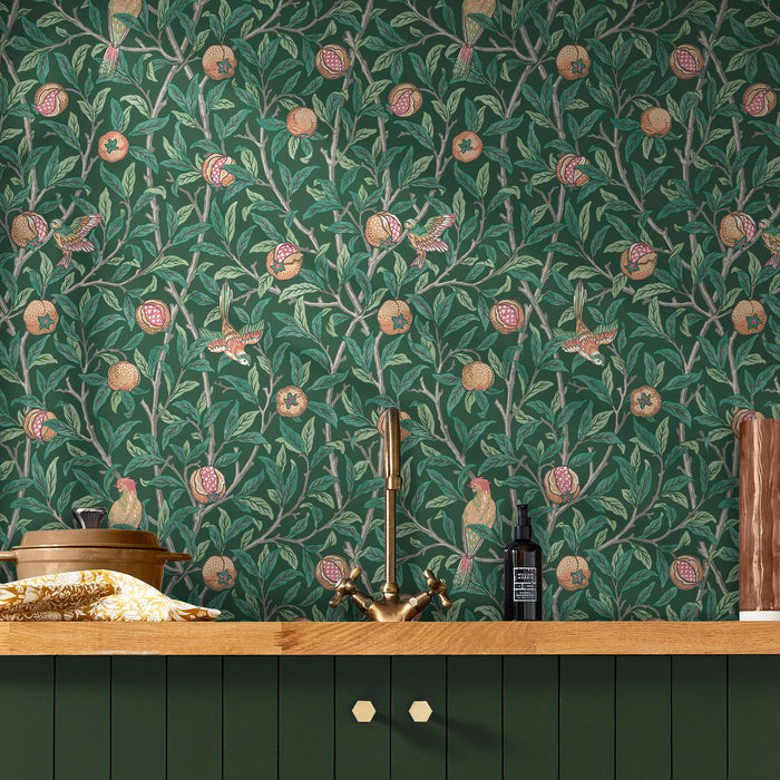 William Morris at Home Vliesbehang Bird & Pomegranate Deep Green -