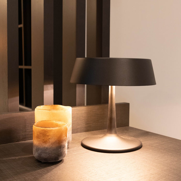 Atmooz - Tafellamp Matcha - Zwart & Goud - Ø 28 cm - Metaal - Dimbaar