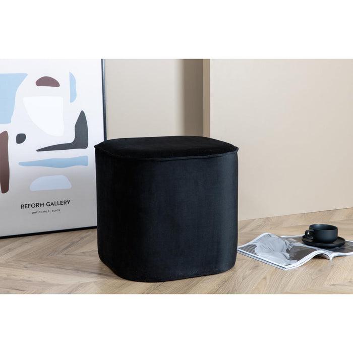 Svea - Arlo poef - velvet - zwart