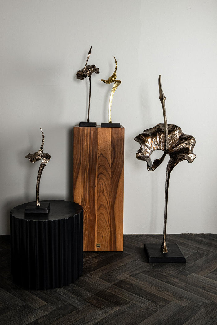 PTMD Yobie Gold casted alu swan statue black base L