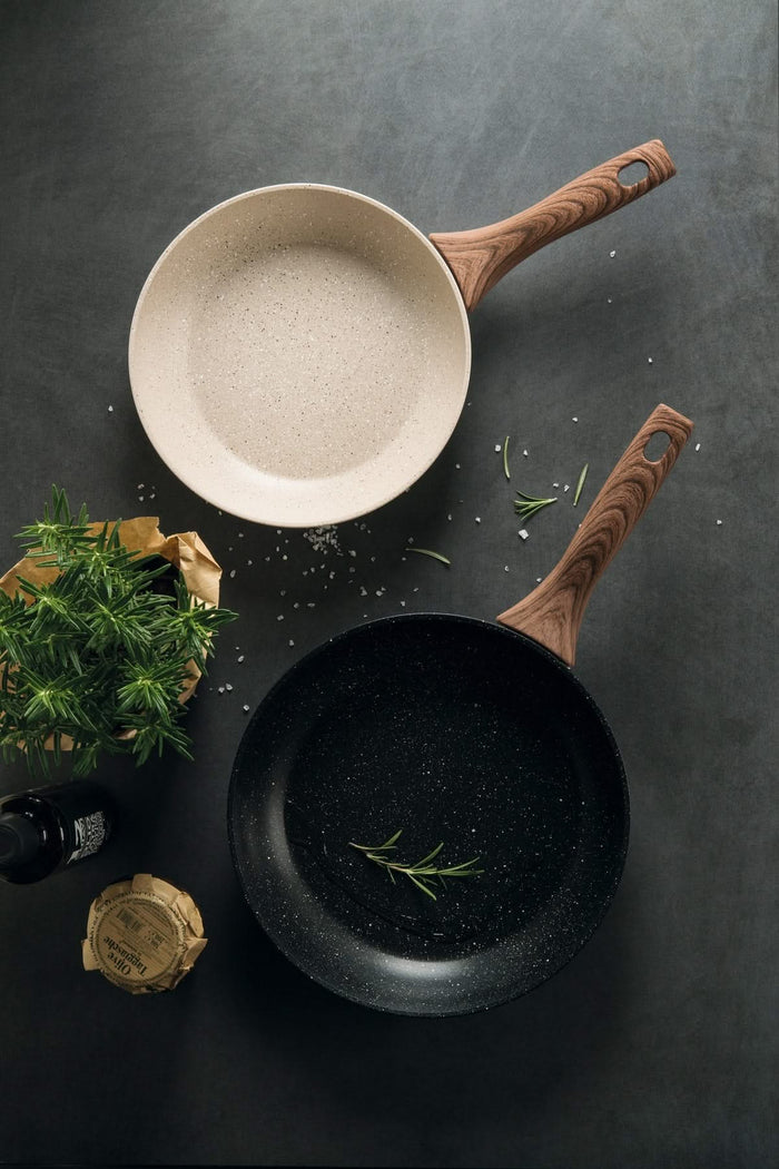 Sambonet Pannenset Rock 'n' Rose Creme - Braadpan, Hapjespan, Koekenpannen ø 24 & 28 cm & Steelpan - 5 Delig