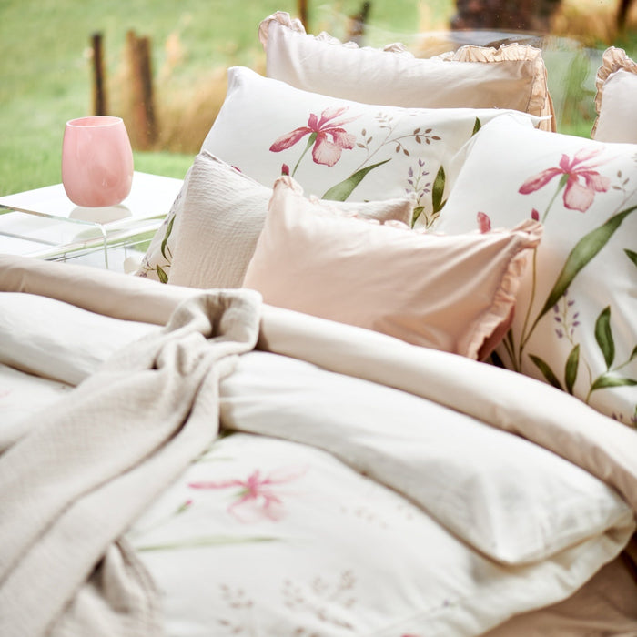 Serene Flower Dekbedovertrek Off | 140 x 200|220 cm | Ivoor