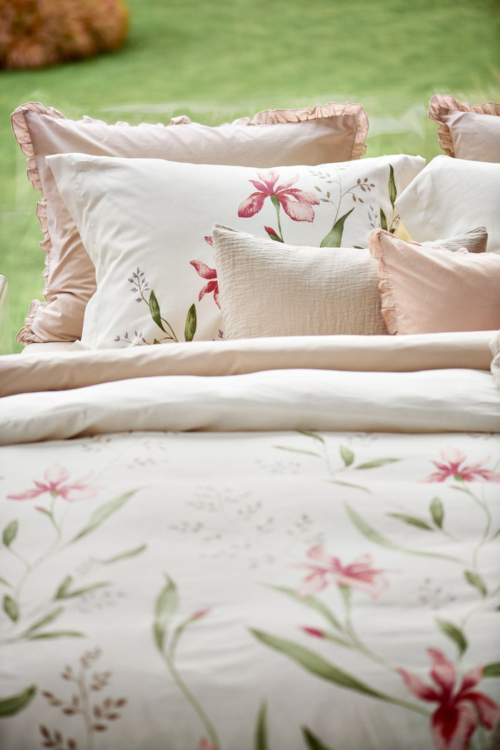 Serene Flower Dekbedovertrek Off | 140 x 200|220 cm | Ivoor