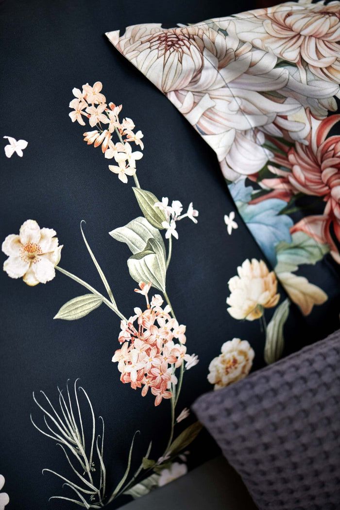 Floral Bliss Dekbedovertrek Blue Ink | 240 x 200|220 cm | Blauw