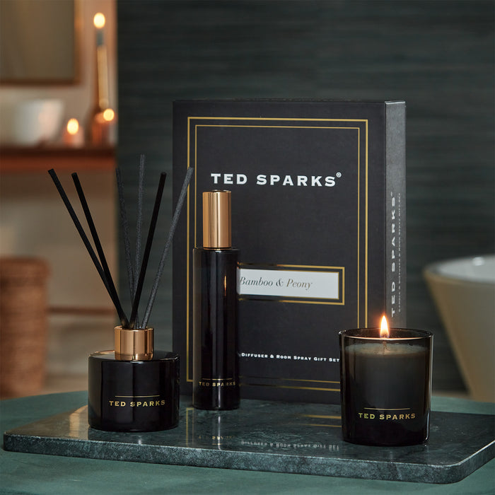 Ted Sparks - Geurkaars & Geurstokjes Diffuser - Gift Set - Tonka &