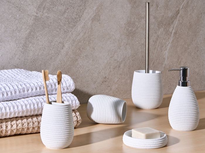 Beliani - QUILA - Badkameraccessoireset - Wit - Polyresin