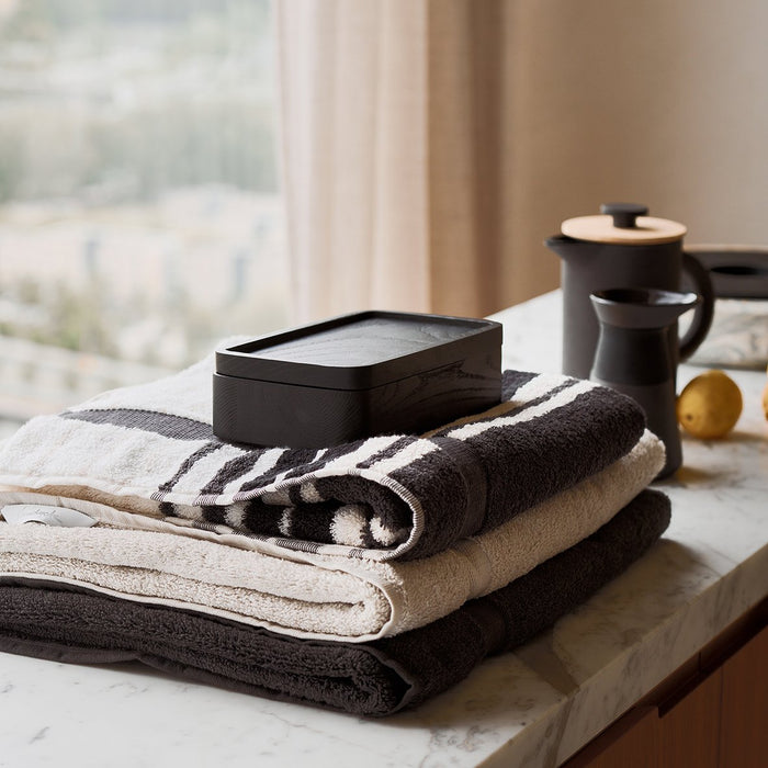 Restant: Badlaken Boston Off Black | Zwart | Grijs | Wit | Katoen