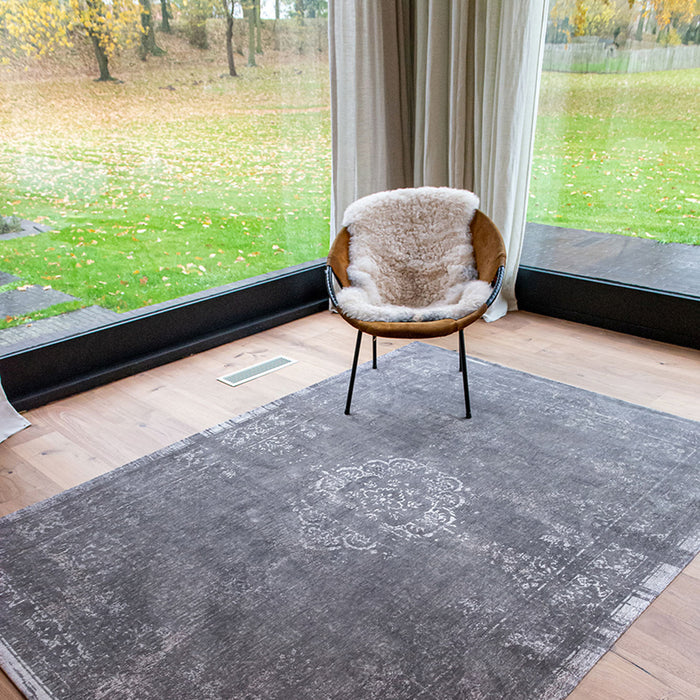 Louis de Poortere Medallion Fading World Vloerkleed 80 x 150 cm - Stone