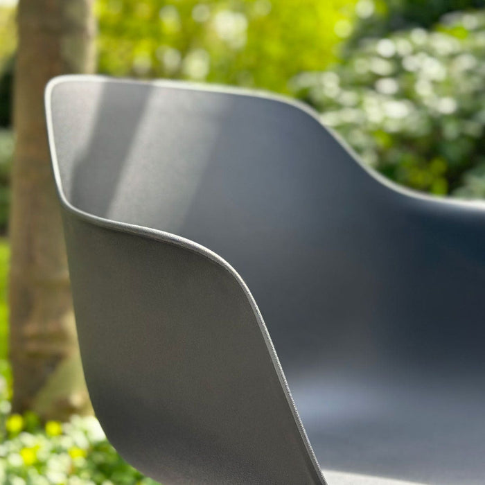 Nolon Noa-Puk Kunststof Tuinstoel Zwart - Zwart Onderstel