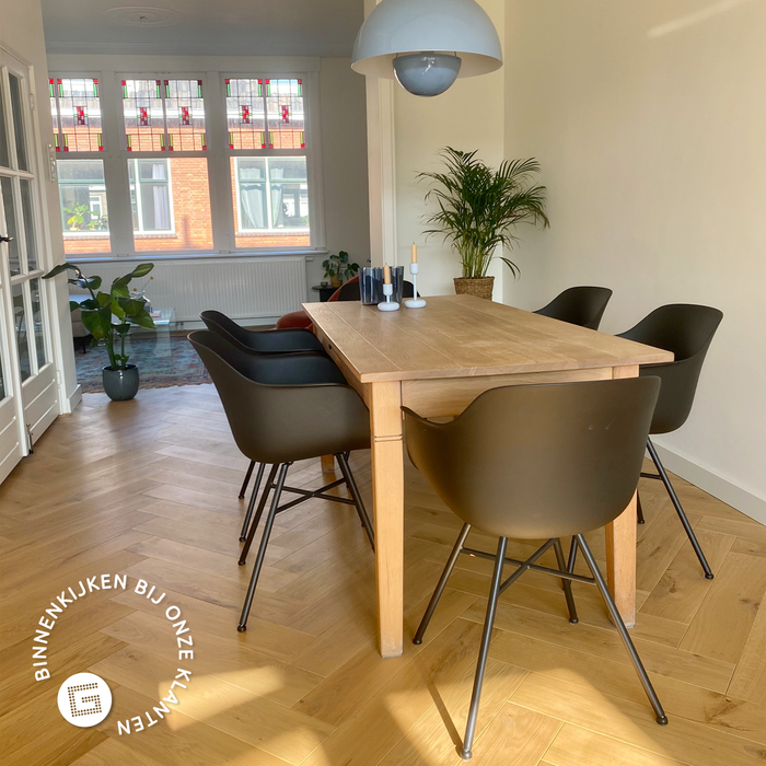 Nolon Noa-Puk Kunststof Tuinstoel Zwart - Zwart Onderstel