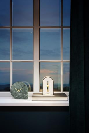 Stilla klok travertijn