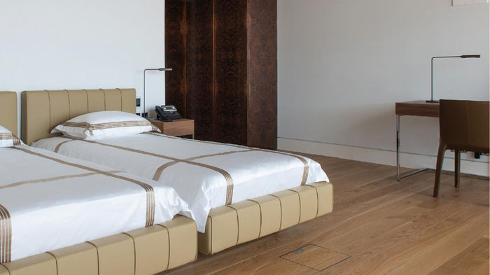 Lumina Flo grommet F46 tafellamp LED 2700K gunmetal