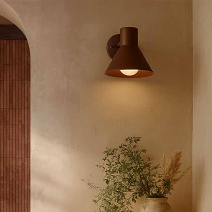 QAZQA Industriële buitenwandlamp roestbruin kegel IP44 - Natas