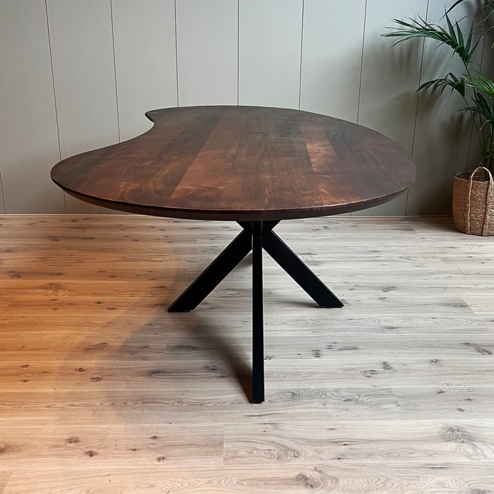 Eetkamertafel mango organisch Kidney walnoot met spinpoot 160 cm