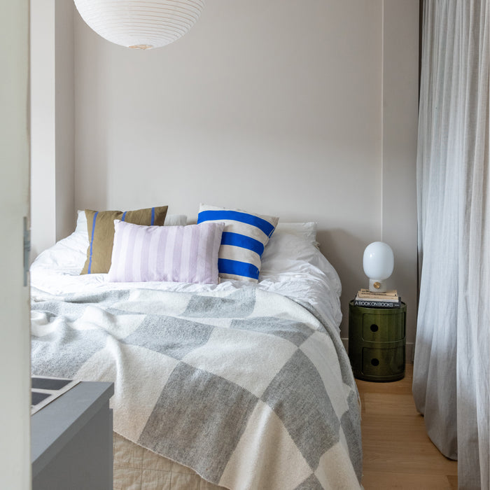 by fonQ Linen Stripe Sierkussen 40 x 60 cm - Lavendel