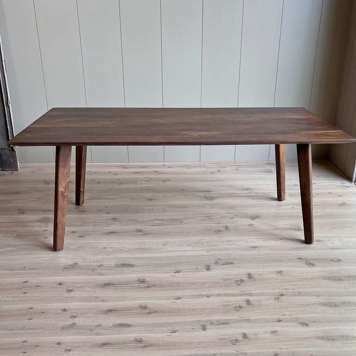 Eetkamertafel Mango walnoot met houten poot 200x100 cm