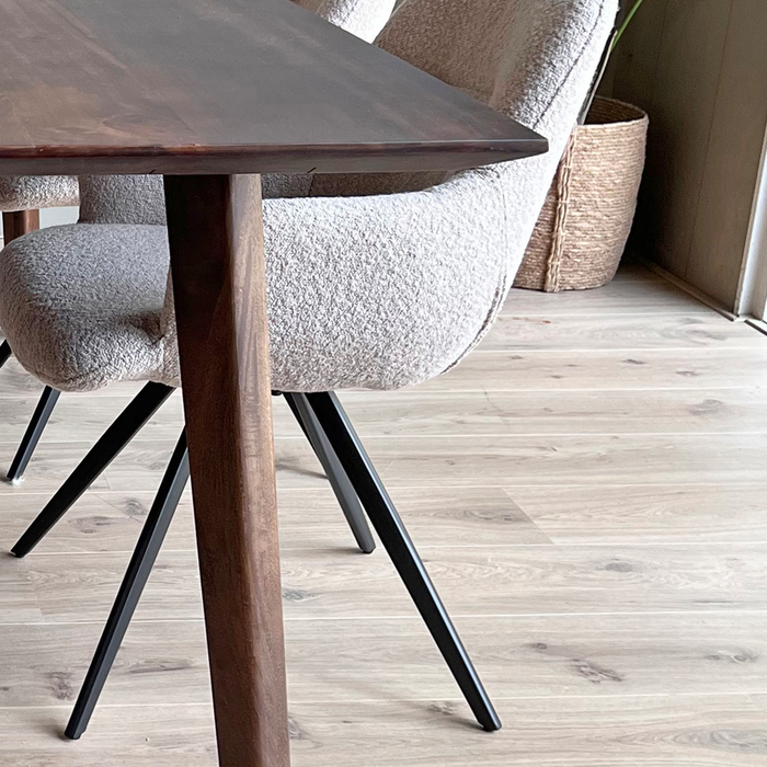 Eetkamertafel Mango walnoot met houten poot 200x100 cm