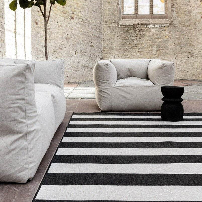 Eva Interior Buitenkleed Stripes zwart|wit dubbelzijdig - 240 x 340 cm