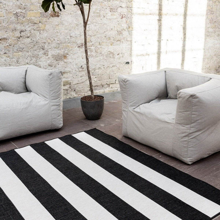 Eva Interior Buitenkleed Stripes zwart|wit dubbelzijdig - 160 x 230 cm