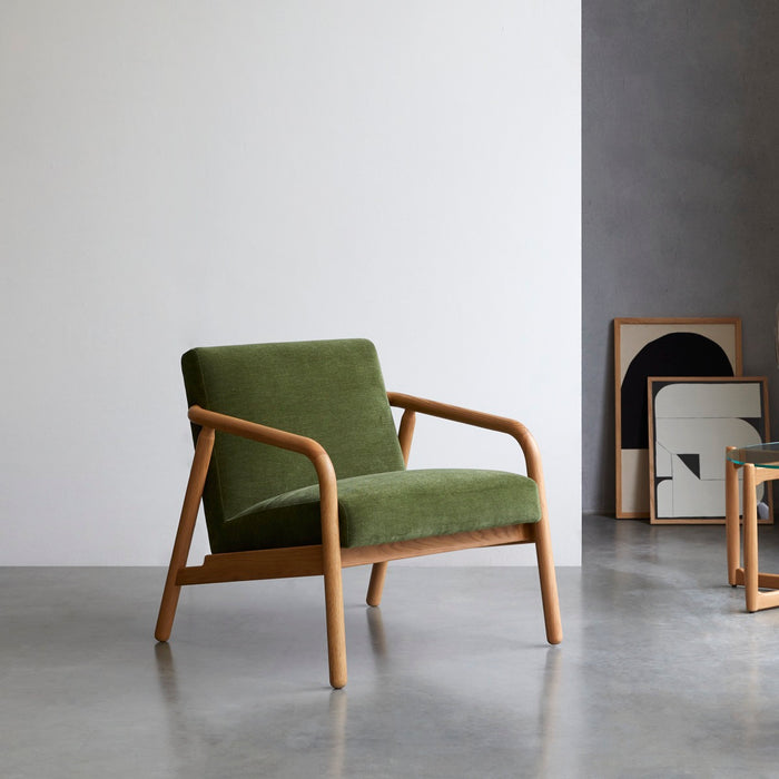 Tikamoon - Fauteuil van massief eikenhout en groen fluweel Axel