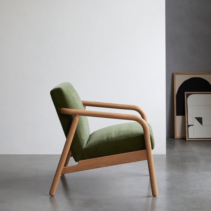 Tikamoon - Fauteuil van massief eikenhout en groen fluweel Axel