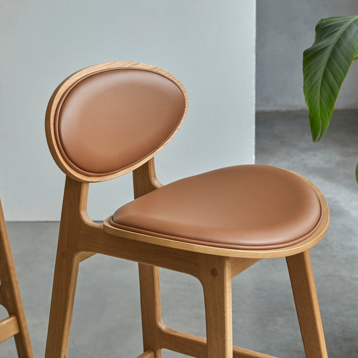 Tikamoon - Counterstoel Maia in massief eikenhout en leer