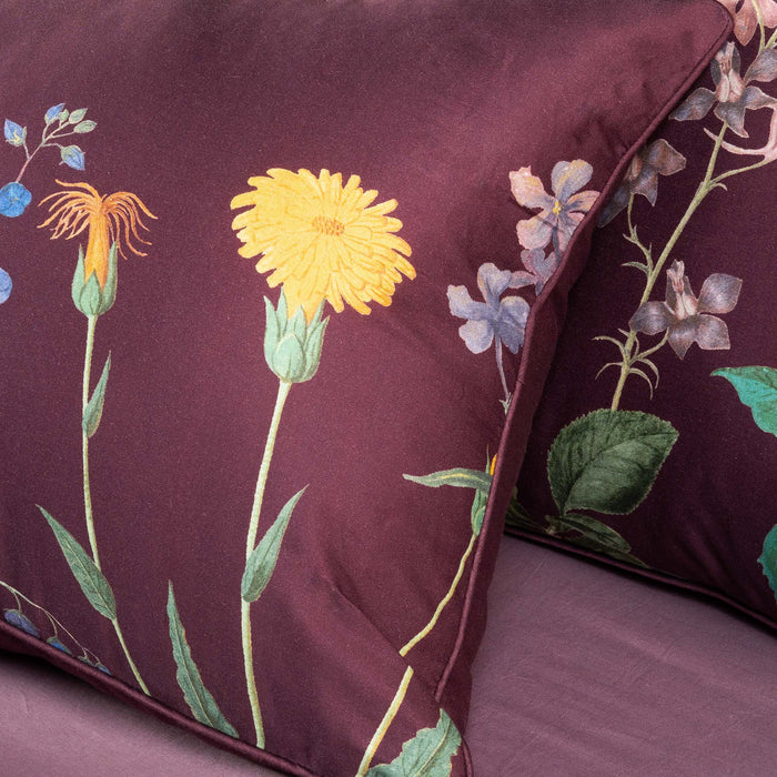 Essenza Augustina Sierkussen 40x90 cm - Mauve Wine