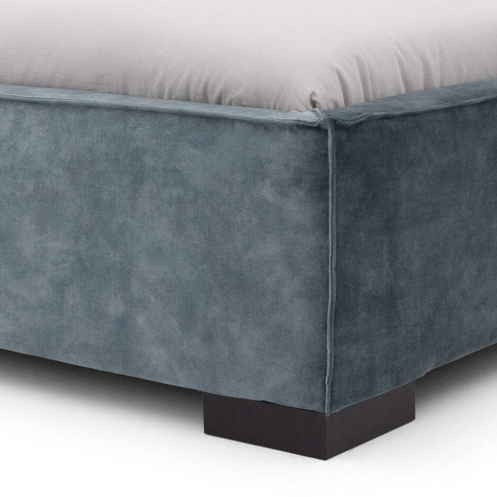 Goossens Bedframe Switch - 180 x 200 - Adore 158 niagara - Fluweel